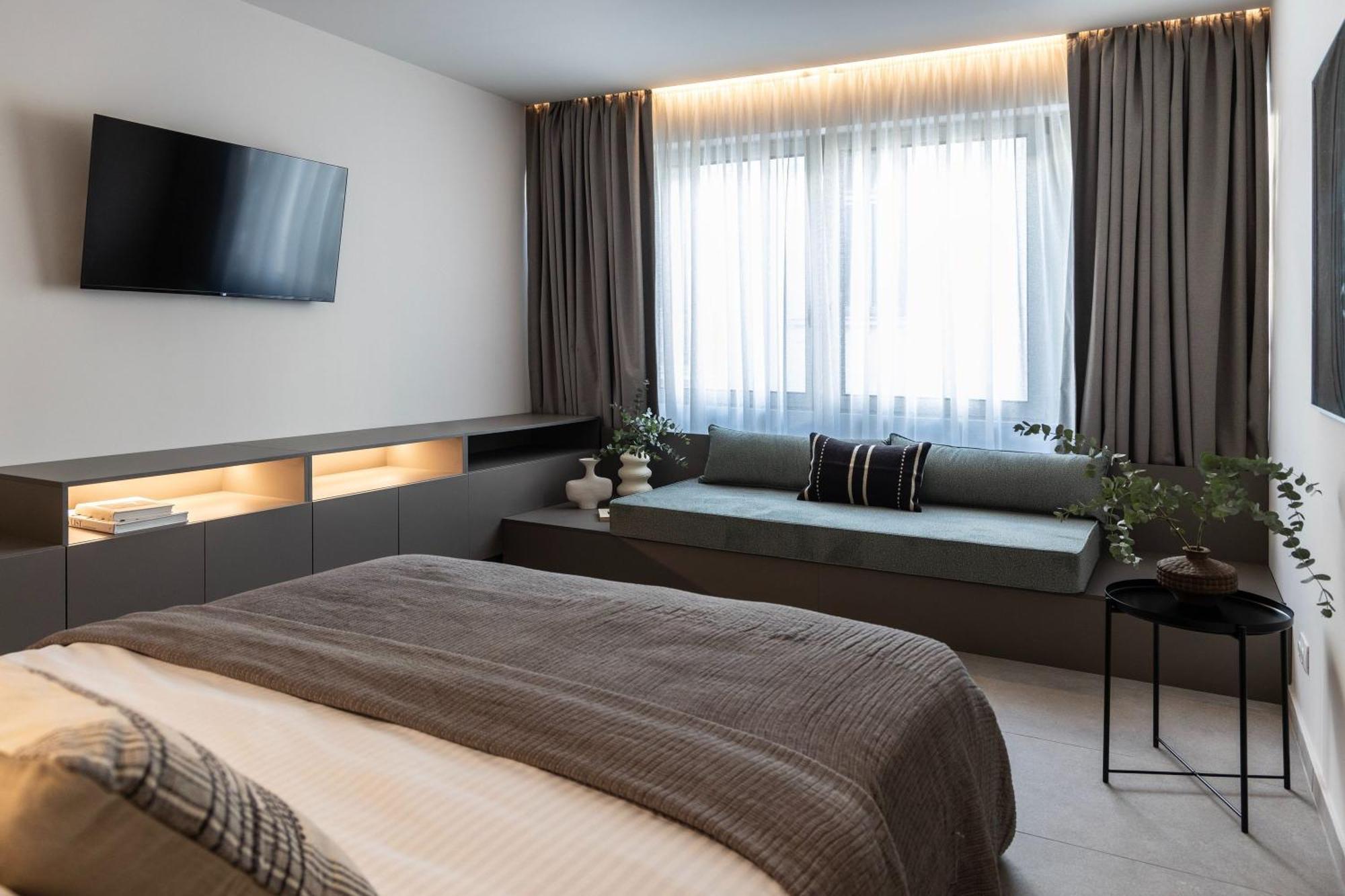 Celestial Athens Suites At Praxitelous Экстерьер фото